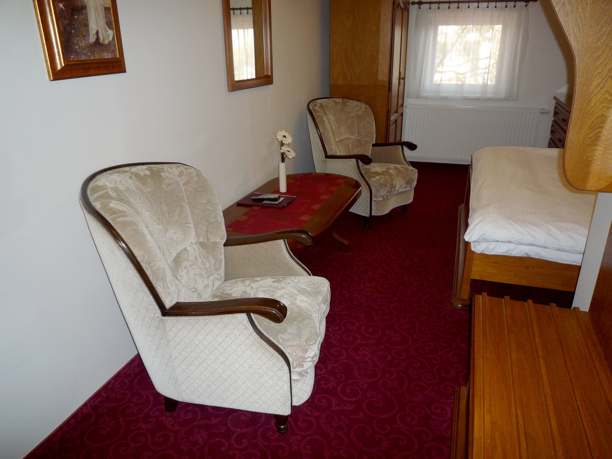 pokoj-goldengolemhotel-2013-apartma-1jpg.jpg