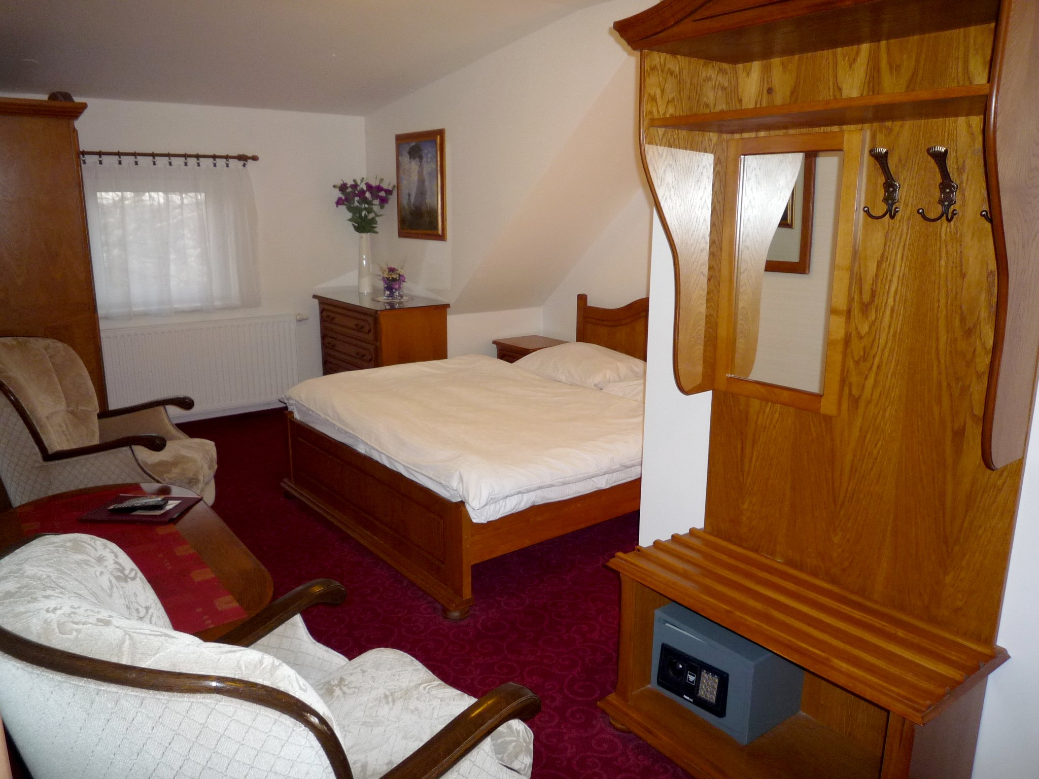 pokoj-goldengolemhotel-2013-apartman-3jpg.jpg