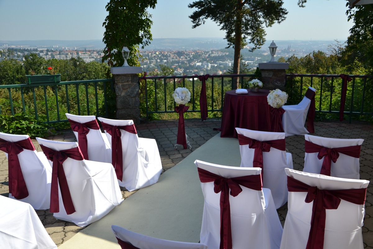 misto_na_svatbu_hotel_myslivna_brno_terasa_obradjpg.jpg