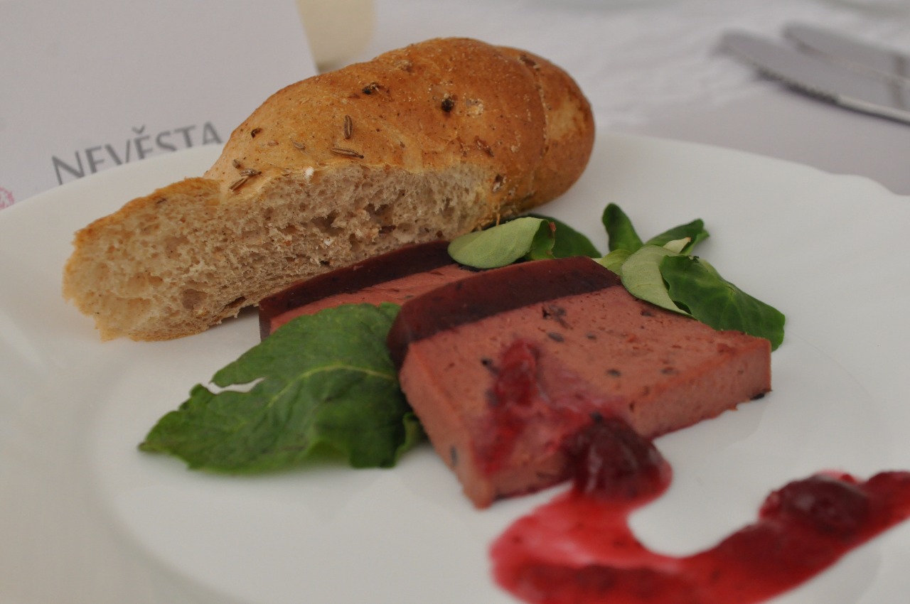 catering_na_svatbu_standa_hradecny_7jpg.jpg