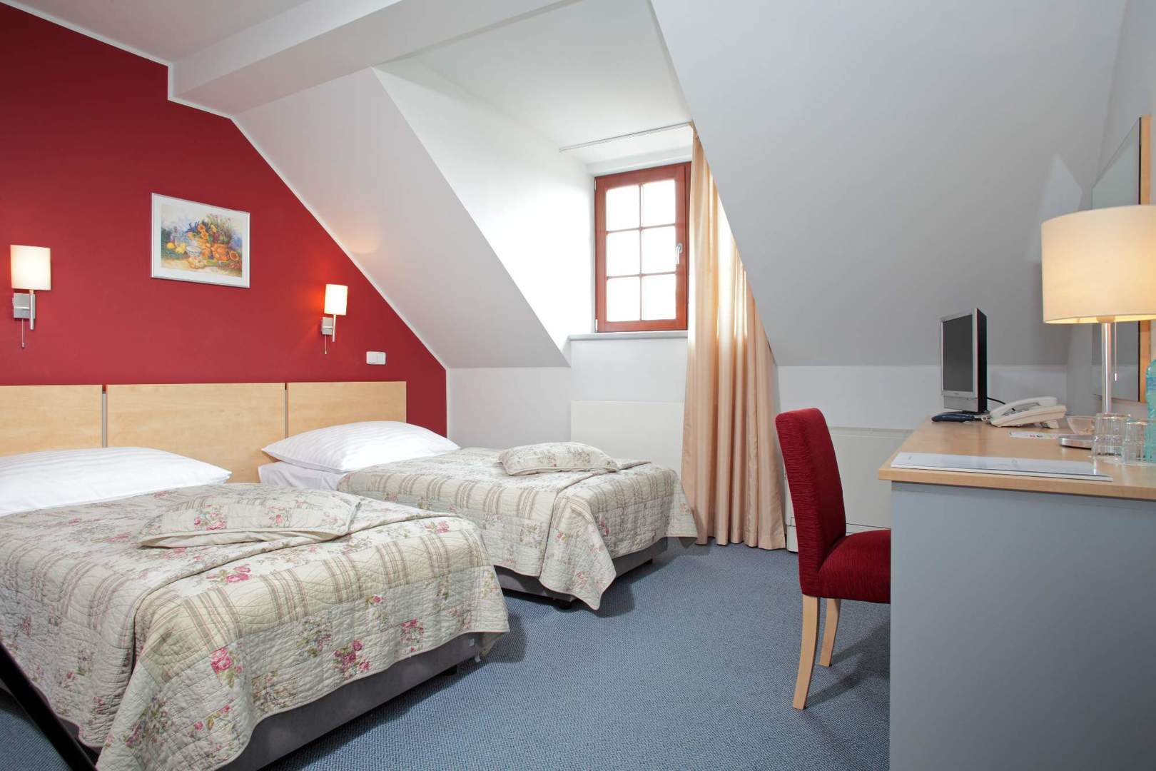 misto_na_svatbu_praha_hotel_chvalska_tvrz_24jpg.jpg