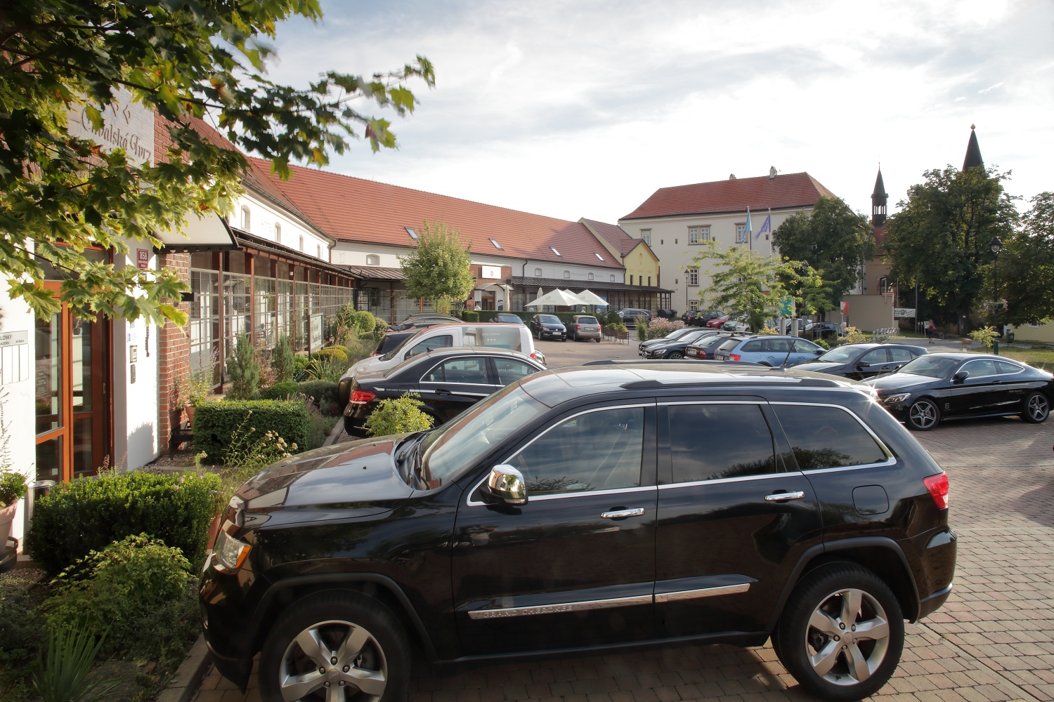 misto_na_svatbu_praha_hotel_chvalska_tvrz_23jpg.jpg