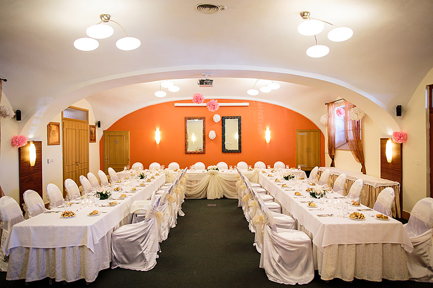 misto_na_svatbu_praha_hotel_chvalska_tvrzjpg.jpg