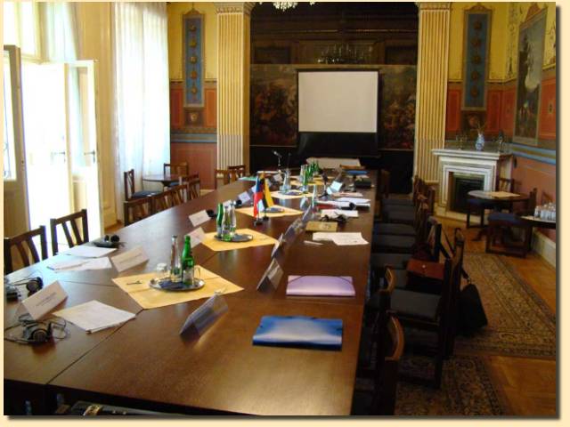 misto_na_konferenci_praha6_vila_lannajpg.jpg