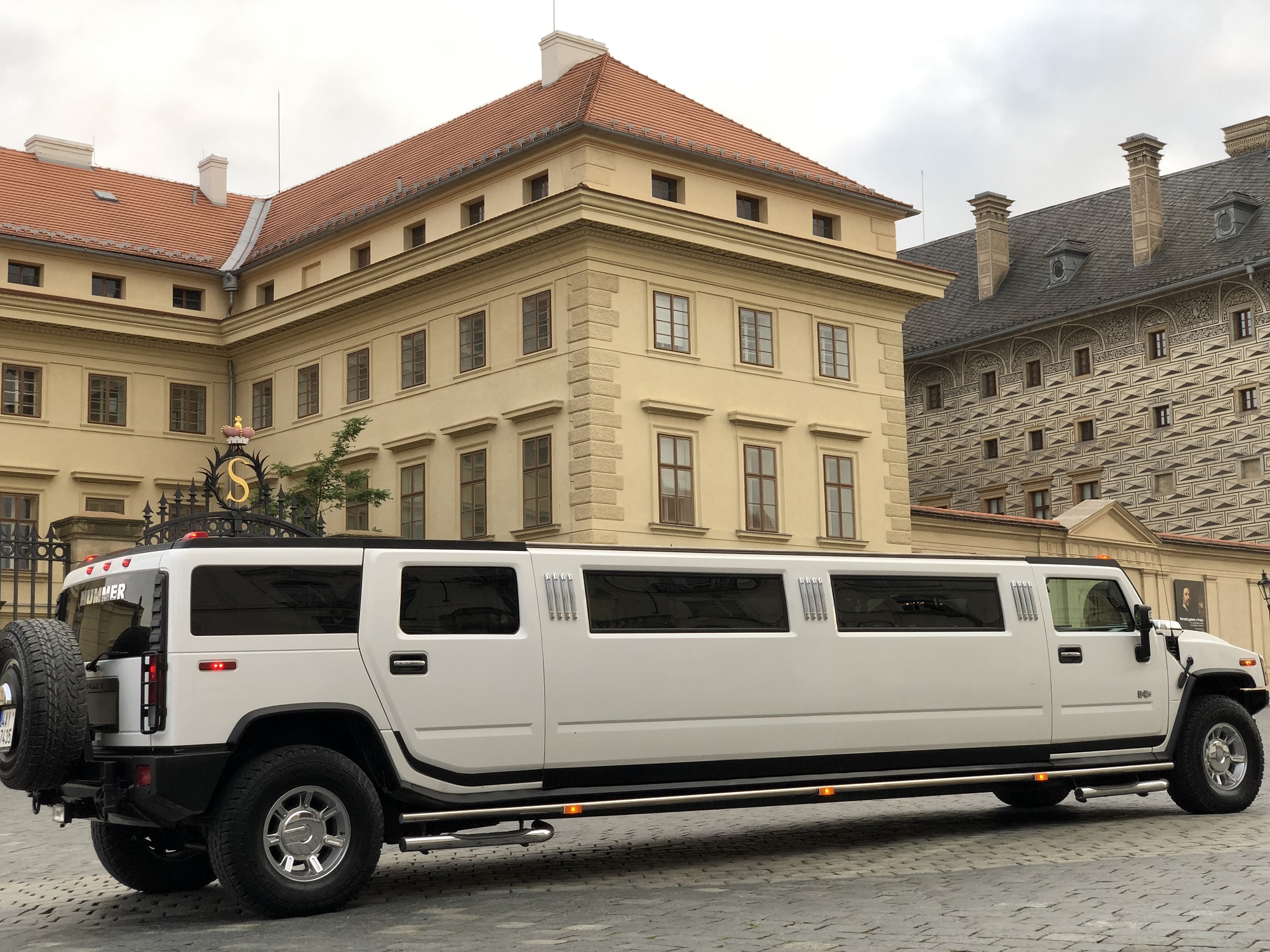 hummer_limousine_prague_profil_svatba_partydo_06jpg.jpg