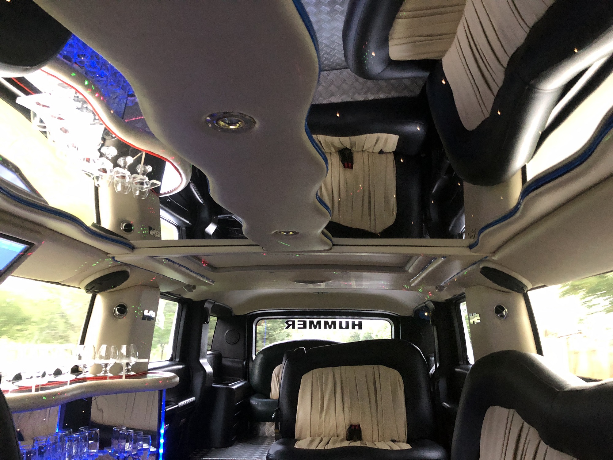 hummer_limousine_prague_profil_svatba_partydo_08jpg.jpg