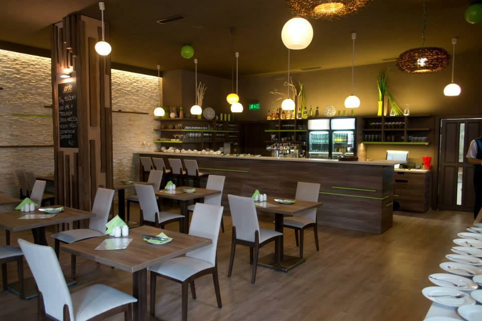 hotel-elegance-profil-partydo-02-iterier-barjpg.jpg