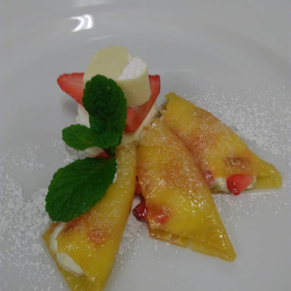 hotel-elegance-profil-partydo-09-palacinky-s-ovocemjpg.jpg