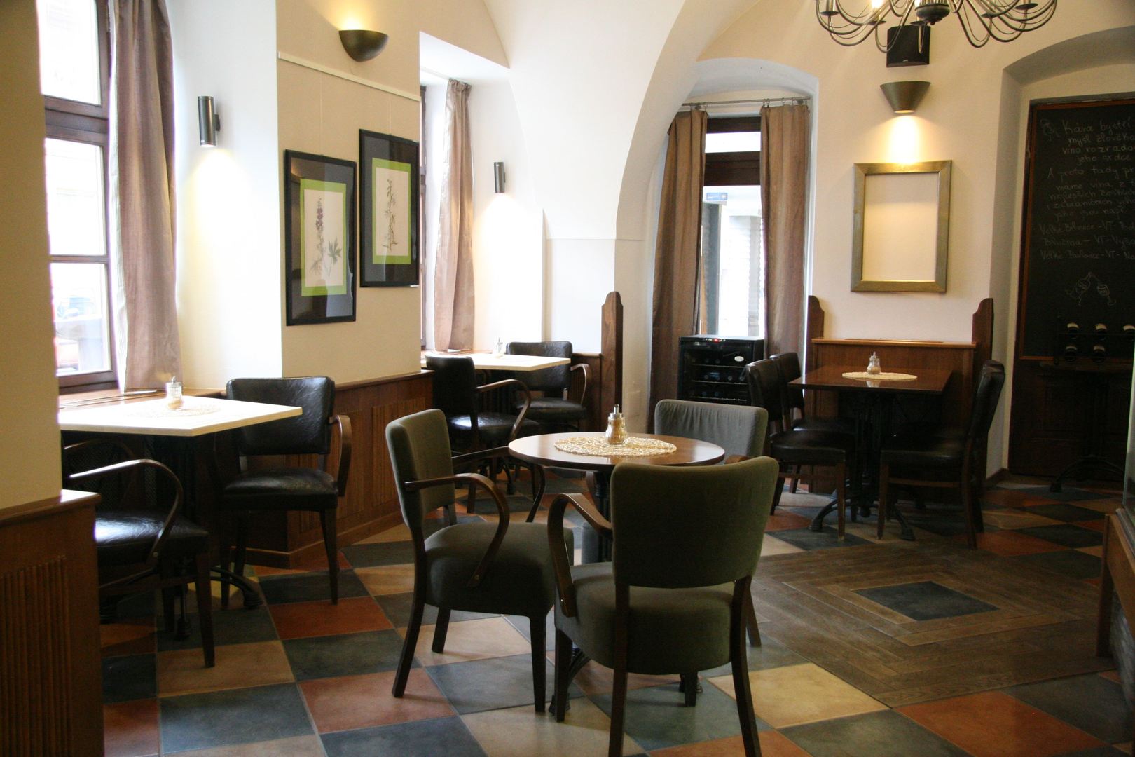 vse-na-jednom-miste-vrchlabi-12-restauracejpg.jpg