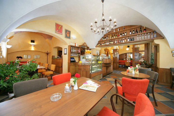 vse-na-jednom-miste-vrchlabi-17-restaurace-2jpg.jpg
