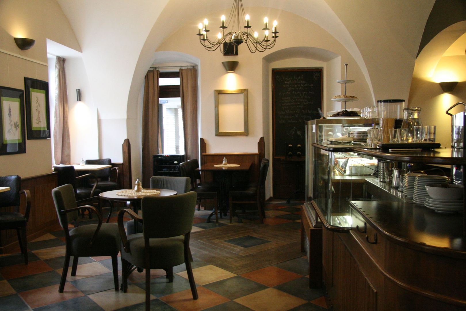 vse-na-jednom-miste-vrchlabi-26-restaurace-3jpg.jpg