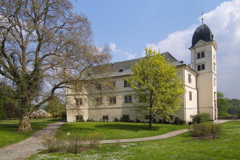 prostory-turnov-01-hrad-hruby-rohozecjpg.jpg