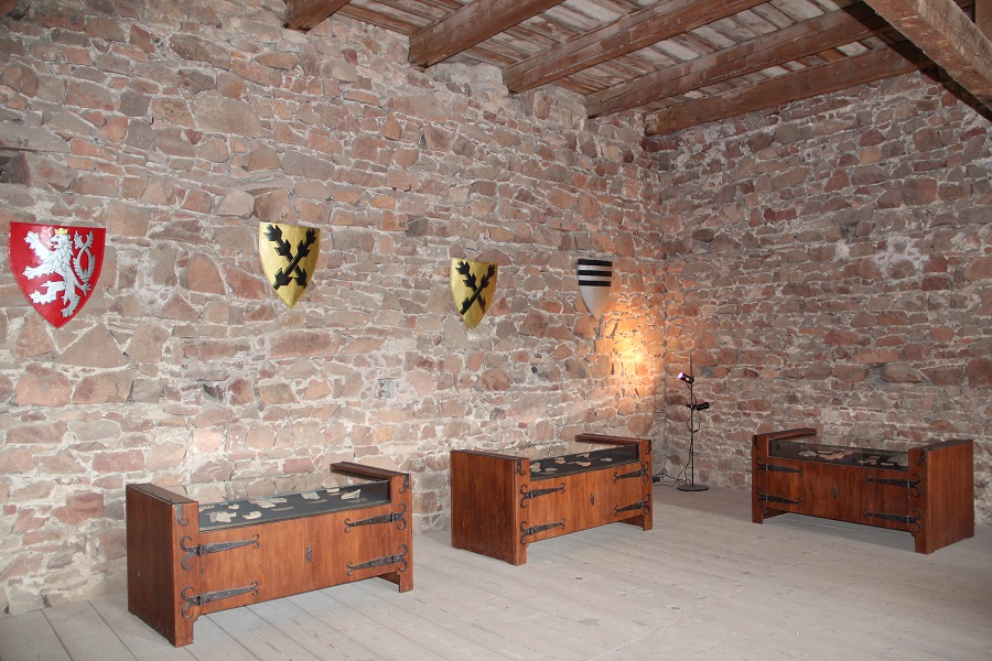 misto-na-svatbu-zamberk-07-vstupni-saljpg.jpg
