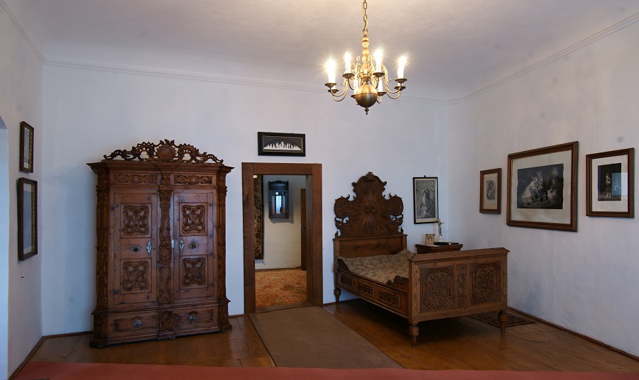 prostory-nachod-08-loznicejpg.jpg
