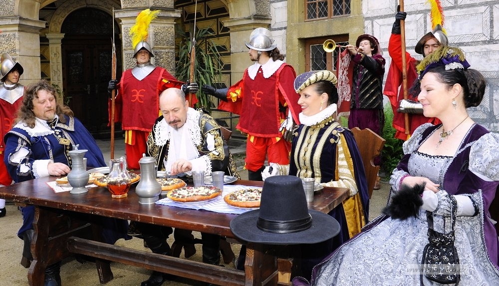 misto-na-obrad-frydlant-10-akce-v-kostymechjpg.jpg