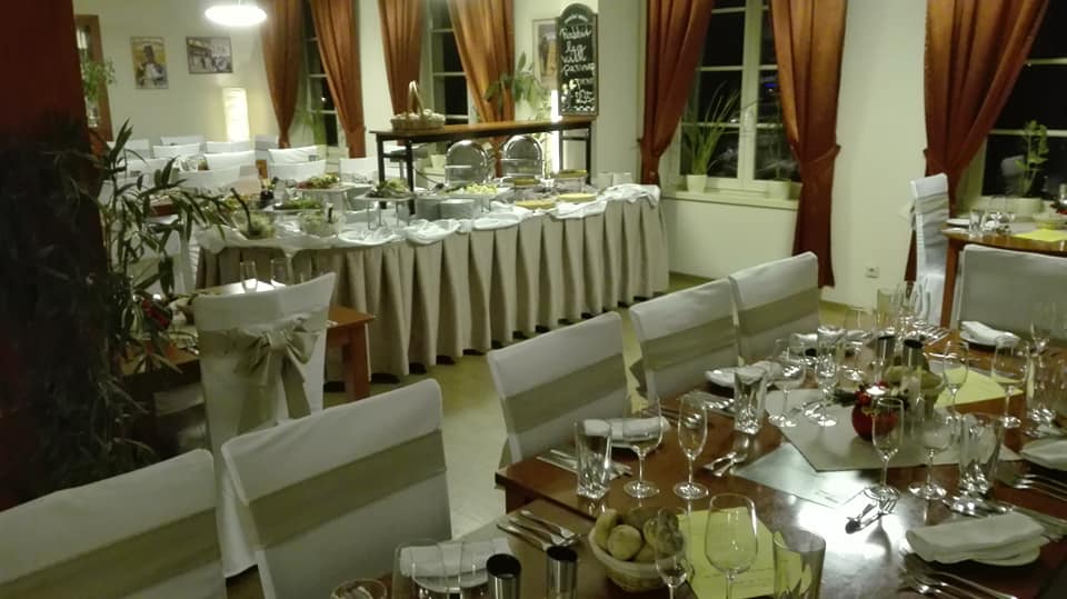 misto-na-svatbu-praha-catle-restaurant-12-rautjpg.jpg