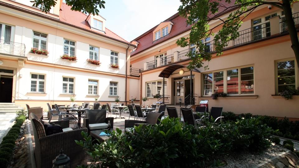 misto-na-svatbu-praha-catle-restaurant-10-terasa-a-dvurjpg.jpg