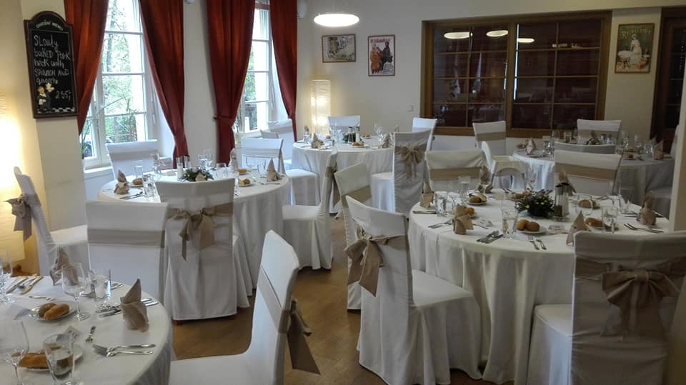 misto-na-svatbu-praha-catle-restaurant-19-svtba-banketjpg.jpg