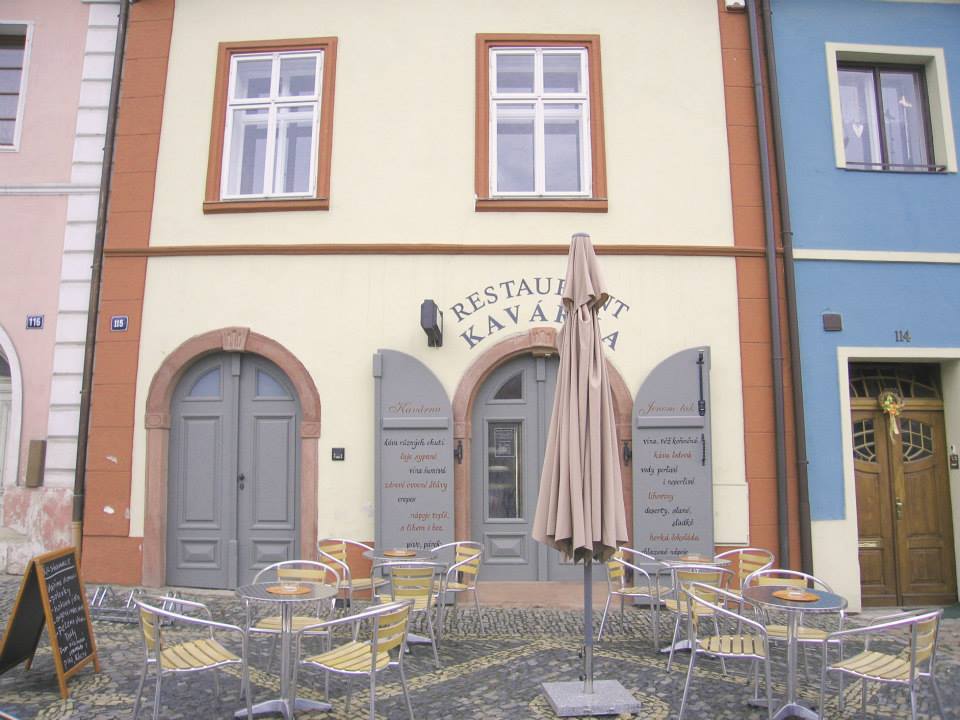 misto-na-svatbu-kourim-jenom-tak-01-prucelijpg.jpg