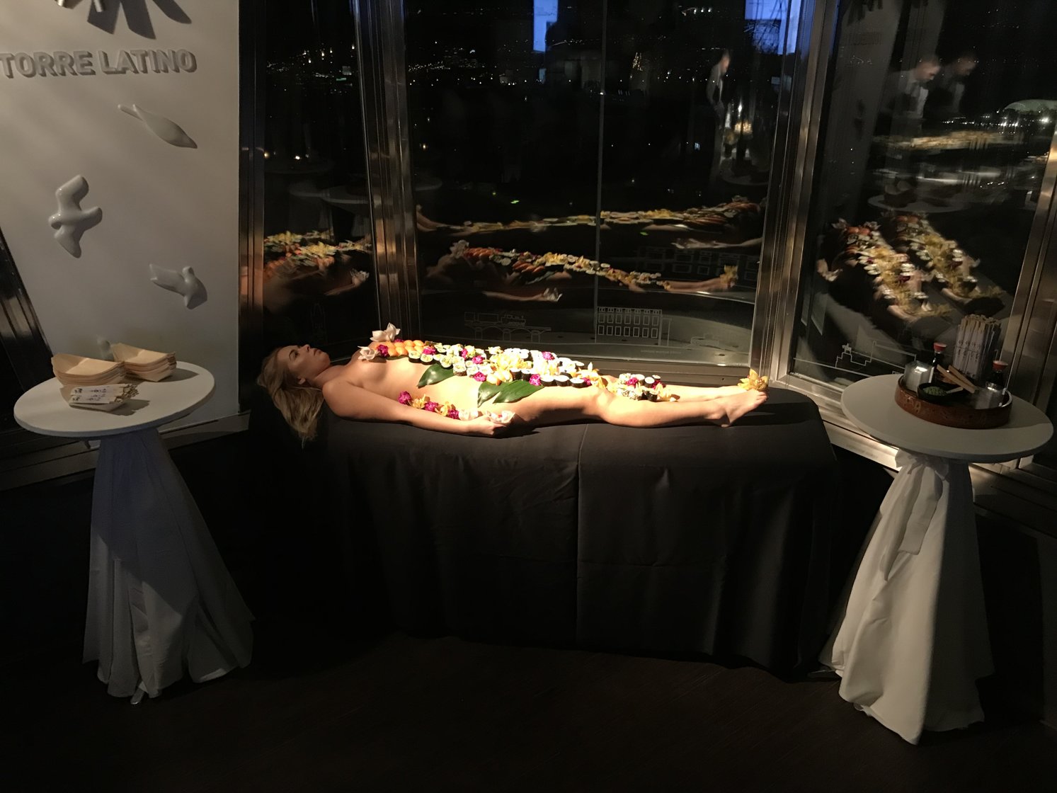 rozlucka-se-svobodou-praha-nyotaimori-12-pripraveno-k-podavanijpg.jpg