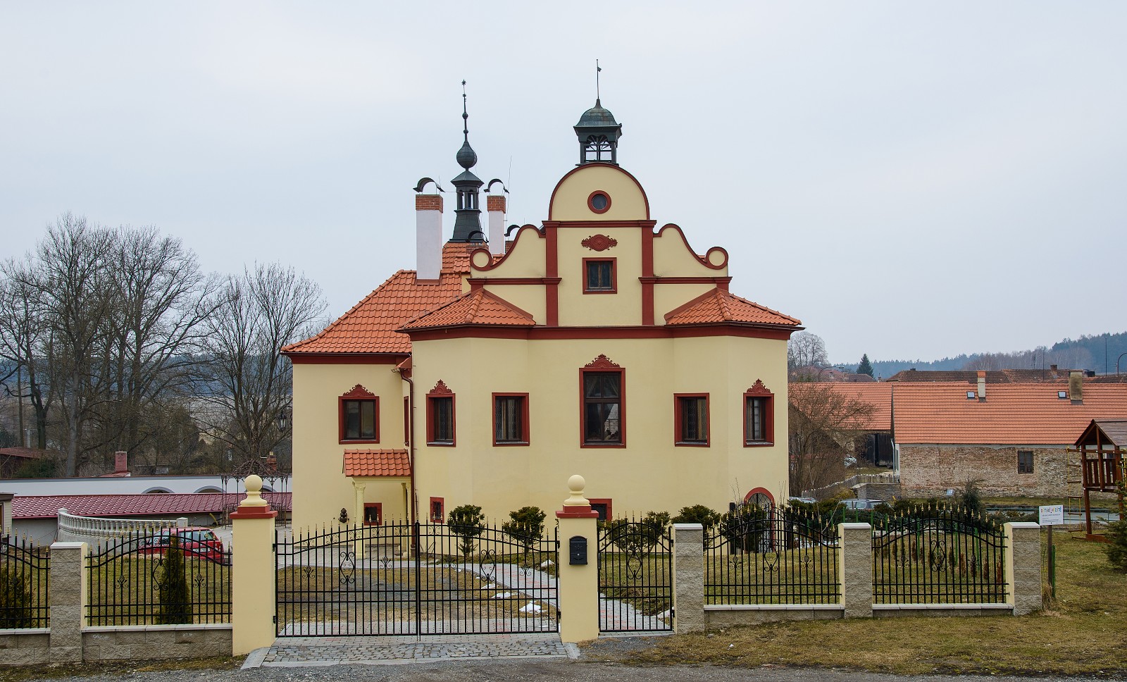 misto-na-obrad-sobeslav-zamek-bradlin-01-podzimni-fotojpg.jpg