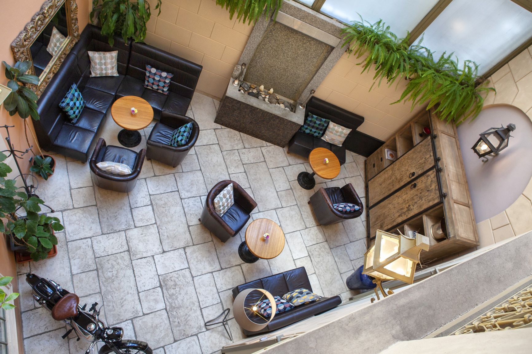 atrium-2mgjpg.jpg