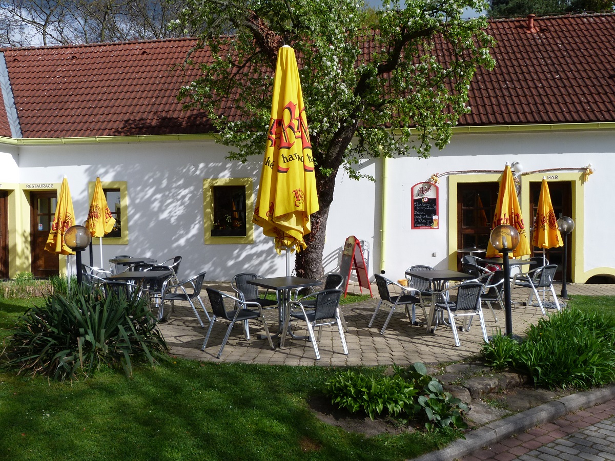 prostory-praha-08-posezeni-zahradkajpg.jpg
