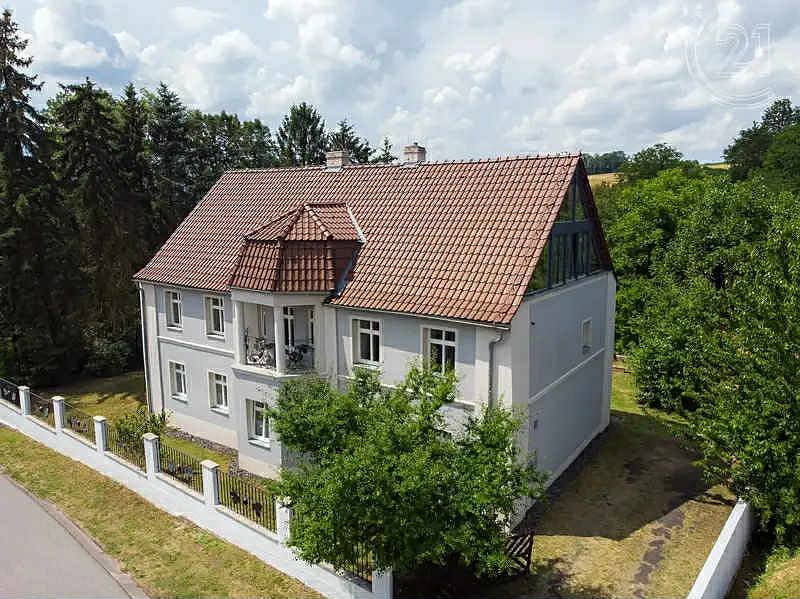 2-villa-jfif-3c22-1089653jpg.jpg